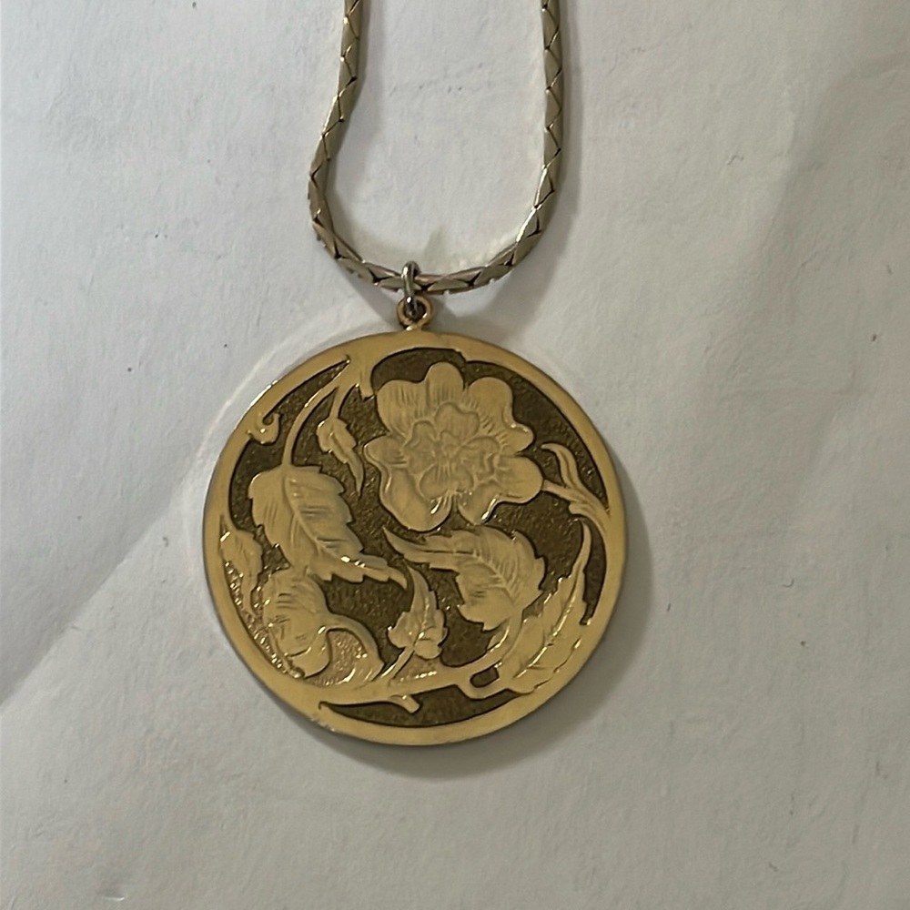 Citation Floral/Magnolia Medallion Necklace